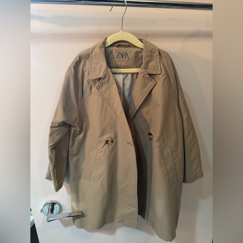 Zara Girls New never worn trench coat Size 7